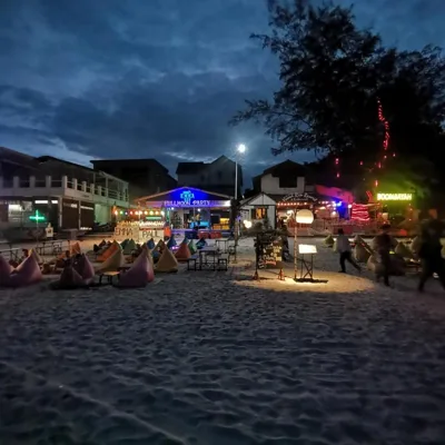 Haadrin Village near the pier – Photos 15